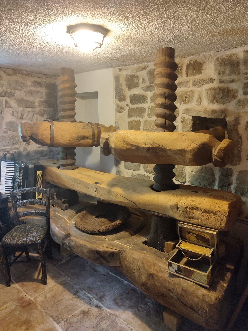 Olive tasting Montenegrin tradition tour ()