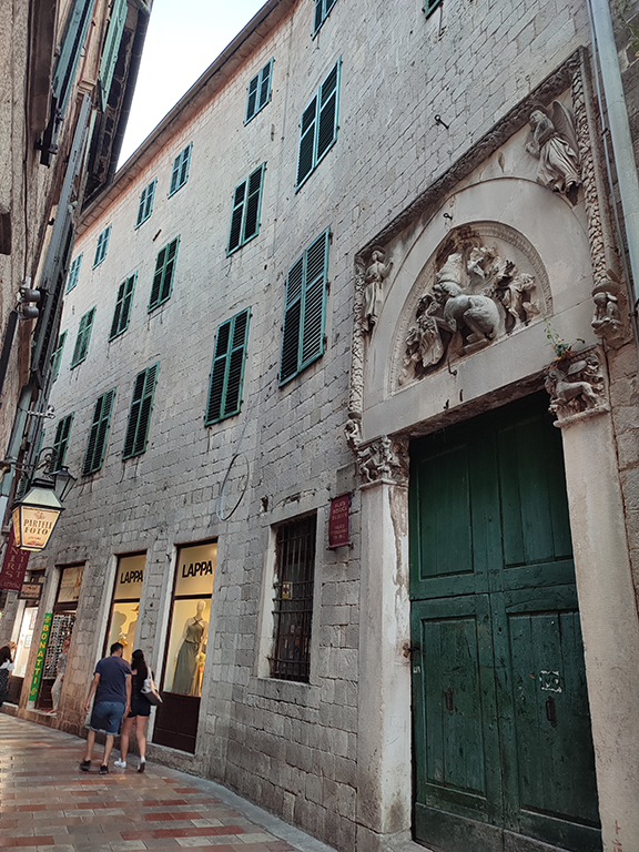 kotor beskuca palata